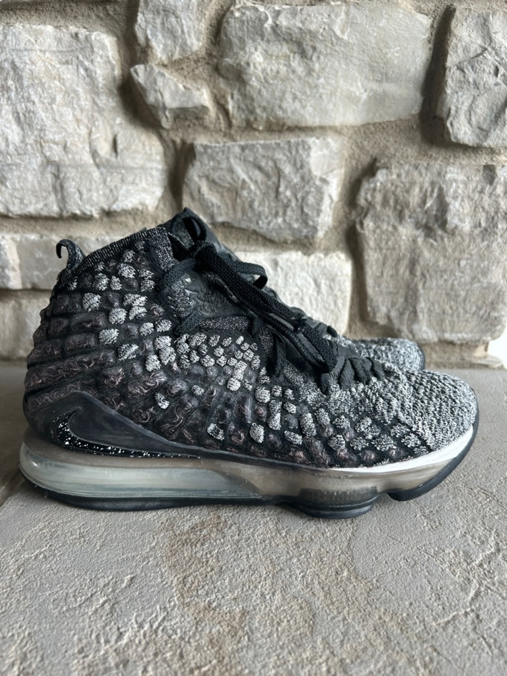 Nike Men's Black/Grey Knit Basketball Sneakers